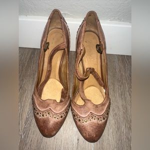Chocolate Blu Slip On Closed Toe Buckle Block Size 8 Heels